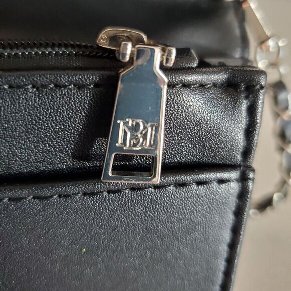 Badgley Mischka Crossbody Studio Bag Black Vegan Leather Logo Quilted Chain - Picture 5 of 10